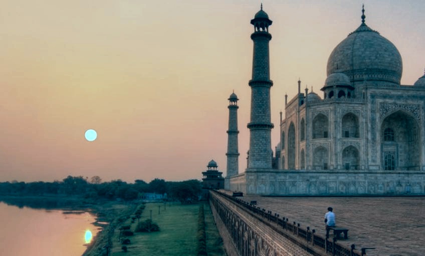 beach_taj_mahal.jpg