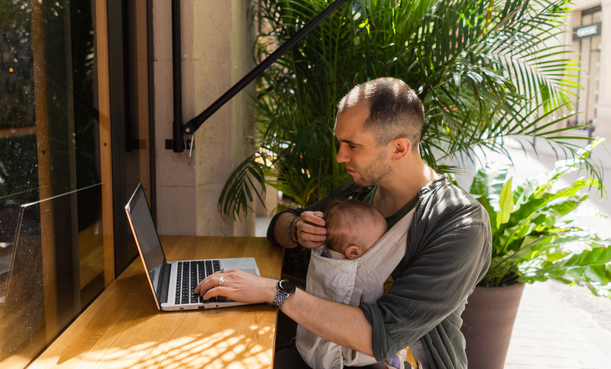 Andrey Sitnik developers on laptop